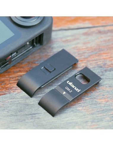 Zaślepka baterii z otworem na przewód USB do...